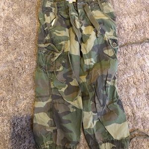 Camo capris